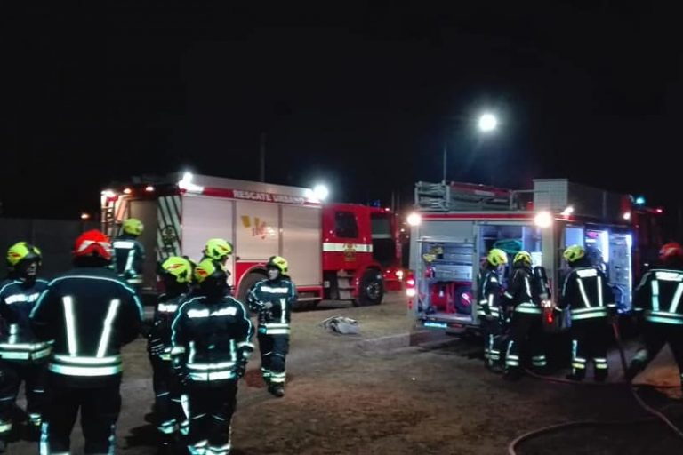 Fuego en una vivienda de la Ampliación Urbana