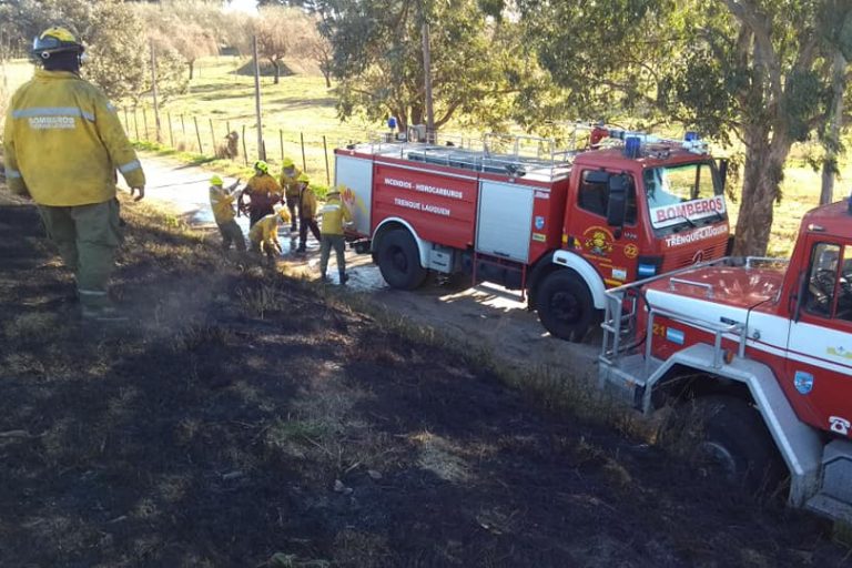 Incendio sobre las vías del ferrocarril